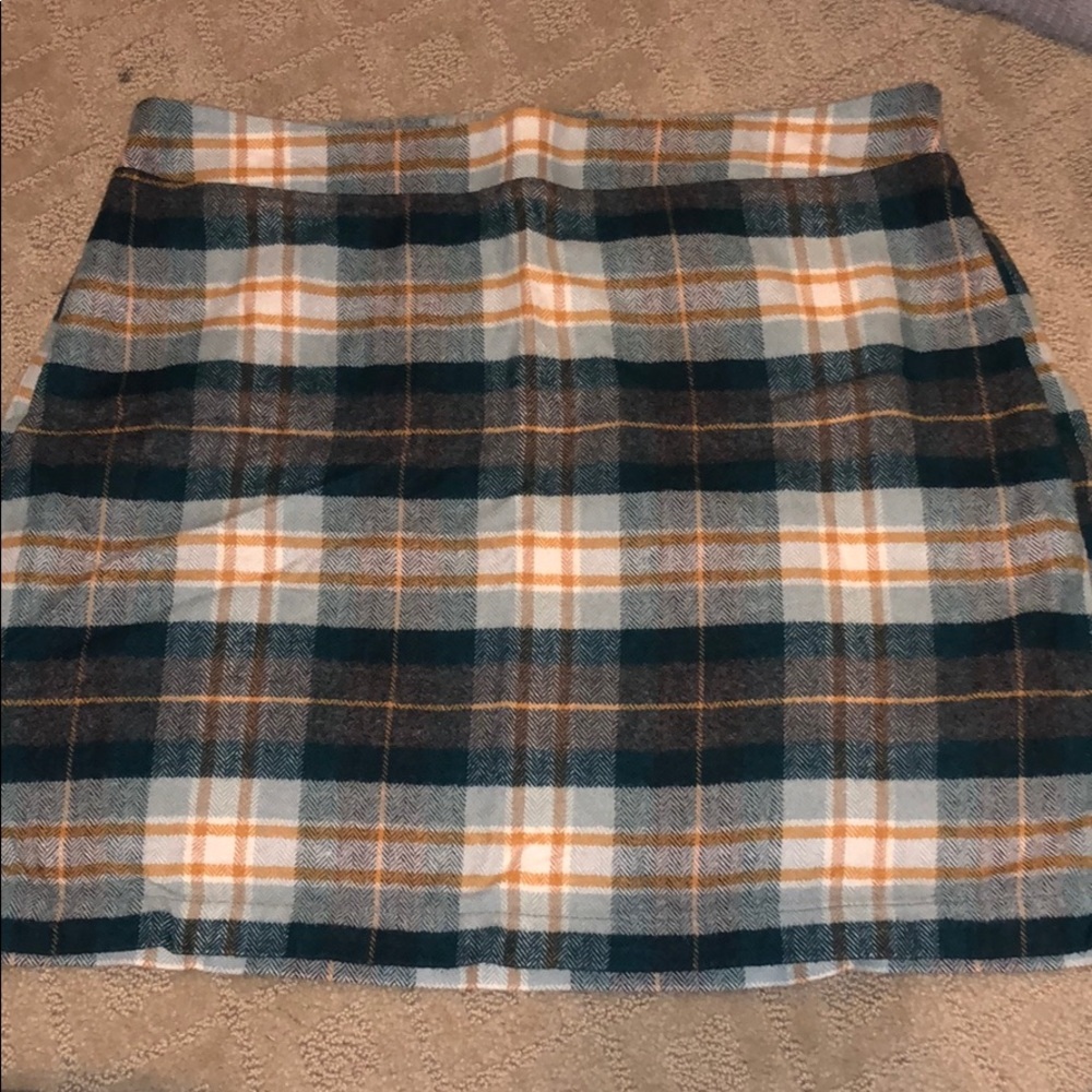 Adorable plaid skirt!!